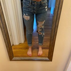 Medium wash ripped American Eagle tomgirl jeans